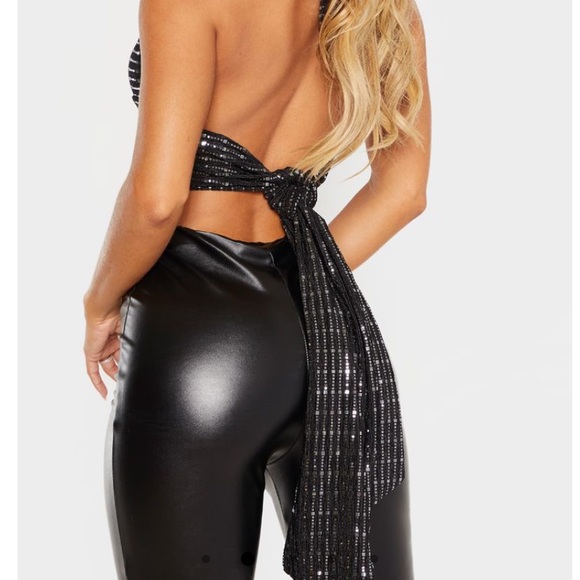 Black Sequin Plunge Ring Detail Bra - Picture 2 of 3